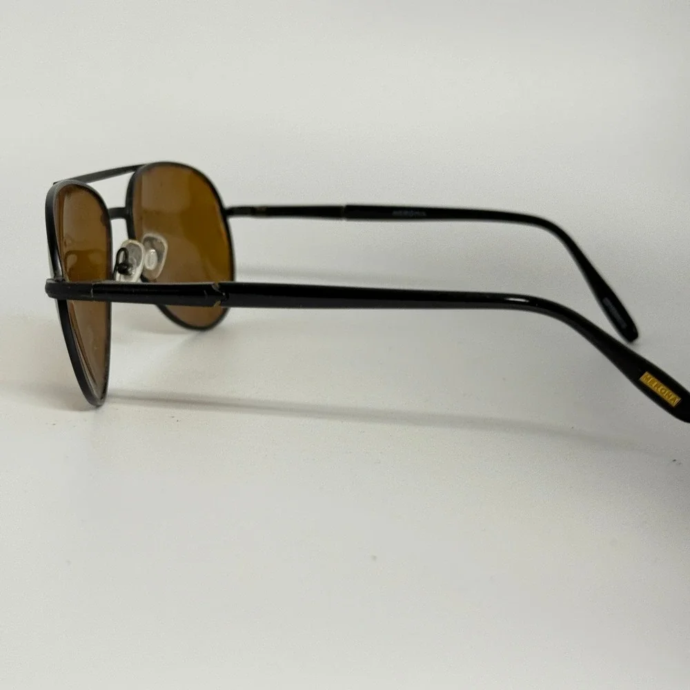 Merona Adventurer 1 FTG Aviator Sunglasses Black Frame Amber Lens H00107‎